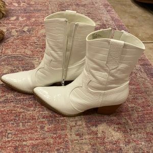 White cowgirl boots